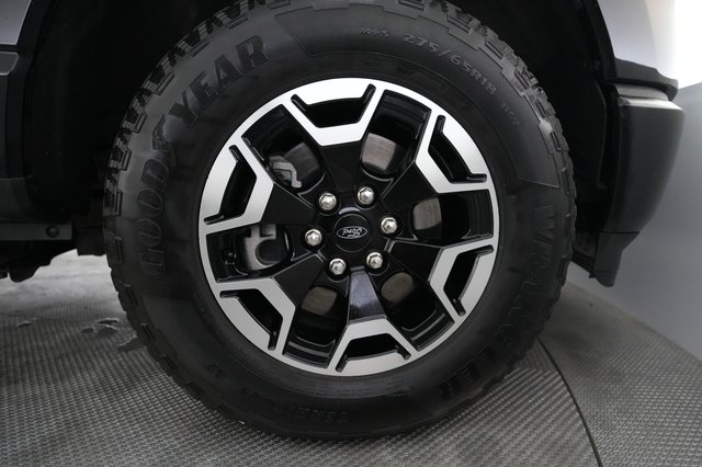 2022 Ford F-150 Lightning — photo 10 of 21