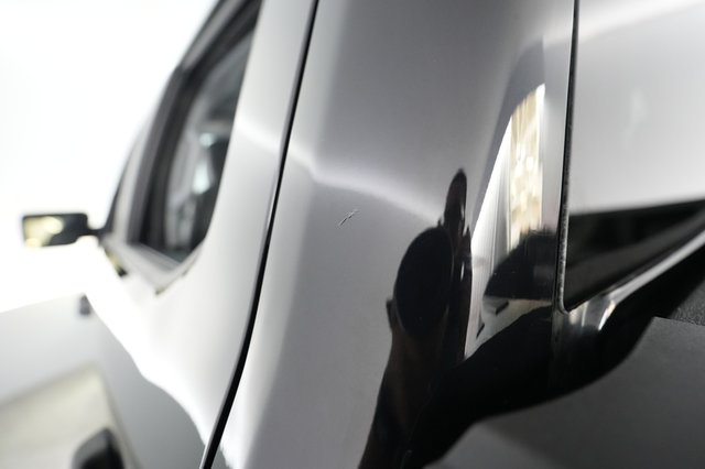 2022 Ford F-150 Lightning — photo 17 of 21