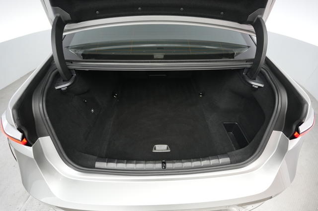2023 BMW i7