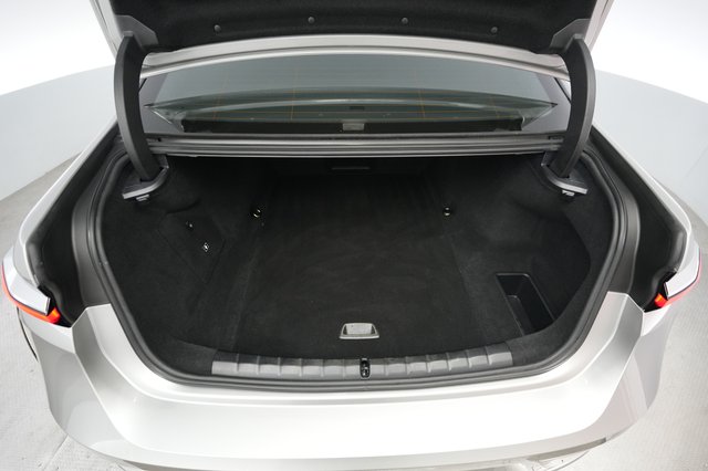2023 BMW i7 — photo 6 of 20