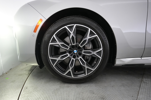 2023 BMW i7
