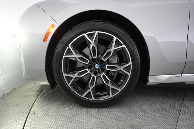 2023 BMW i7 — photo 7 of 20