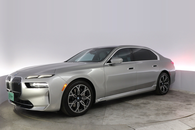 2023 BMW i7