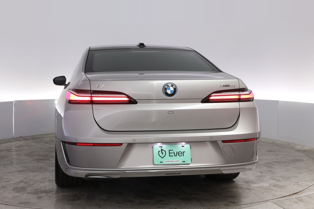 2023 BMW i7
