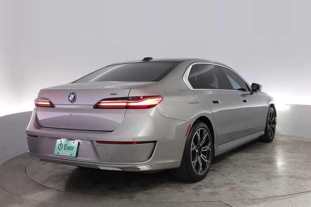 2023 BMW i7