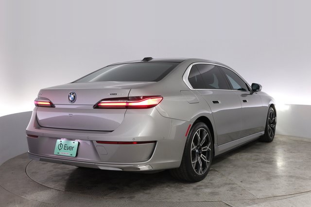 2023 BMW i7 — photo 2 of 20