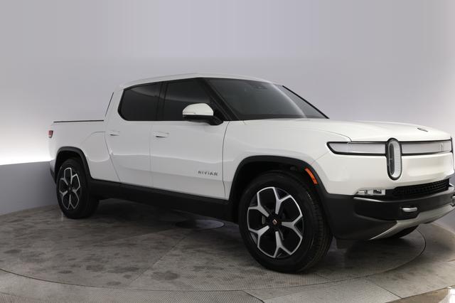 2023 Rivian R1T — photo 10 of 19