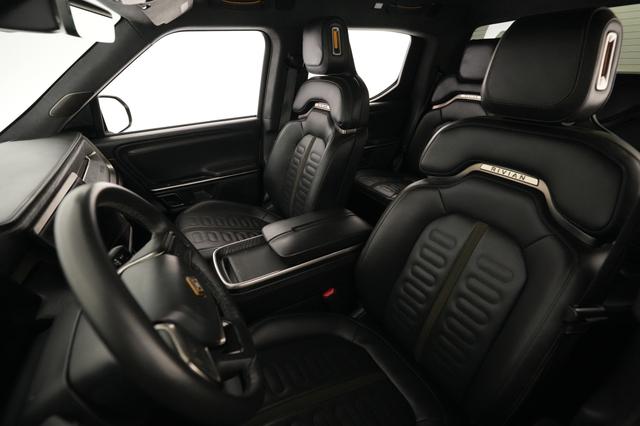 2023 Rivian R1T — photo 3 of 19