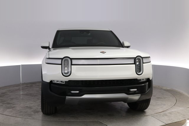 2023 Rivian R1T — photo 9 of 19