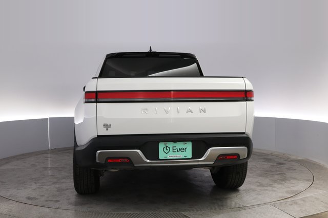 2023 Rivian R1T — photo 12 of 19