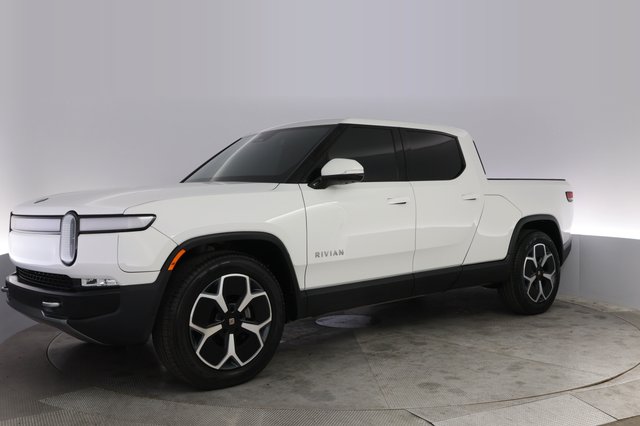 2023 Rivian R1T — photo 14 of 19