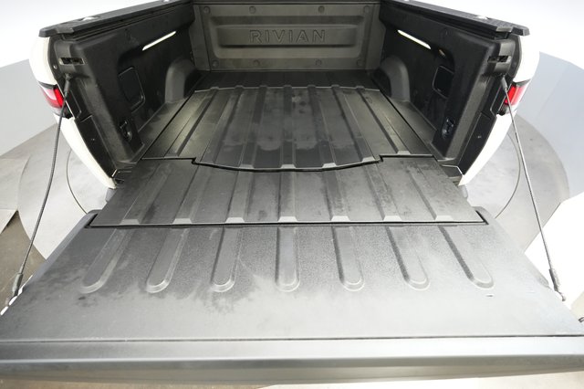 2023 Rivian R1T — photo 6 of 19