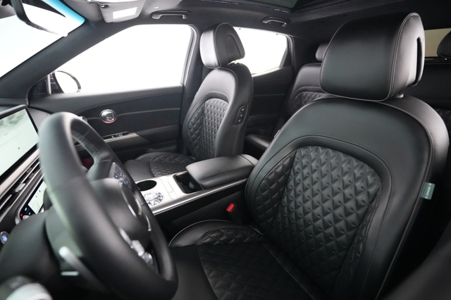 2023 Genesis GV60