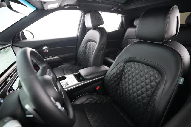 2023 Genesis GV60 — photo 3 of 31