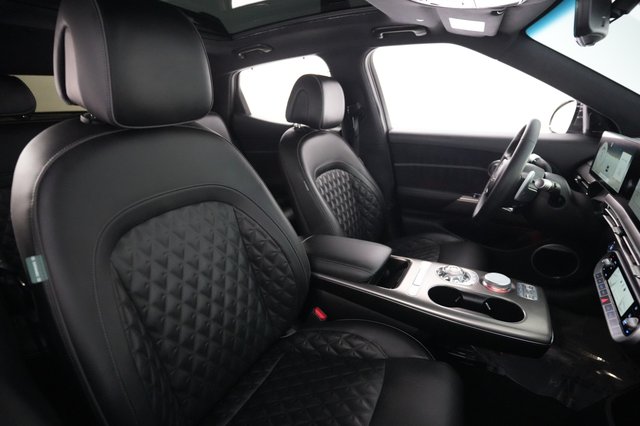 2023 Genesis GV60 — photo 18 of 31