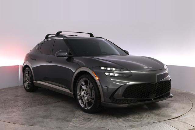 2023 Genesis GV60 — photo 10 of 31
