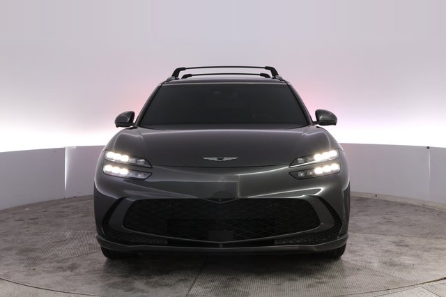 2023 Genesis GV60 — photo 9 of 31