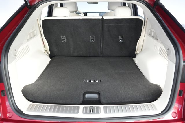 2023 Genesis GV60 — photo 6 of 23