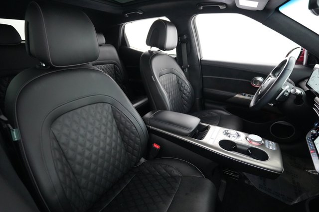 2023 Genesis GV60 — photo 18 of 23