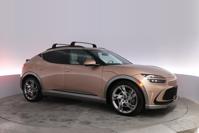 2023 Genesis GV60 — photo 11 of 21