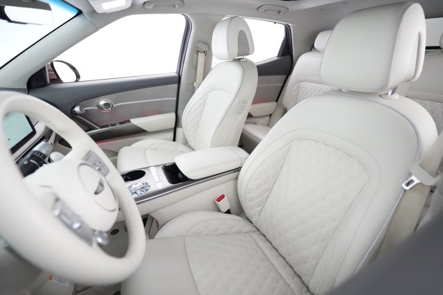 2023 Genesis GV60 — photo 3 of 21