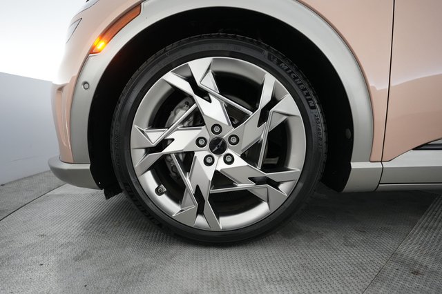 2023 Genesis GV60 — photo 15 of 21