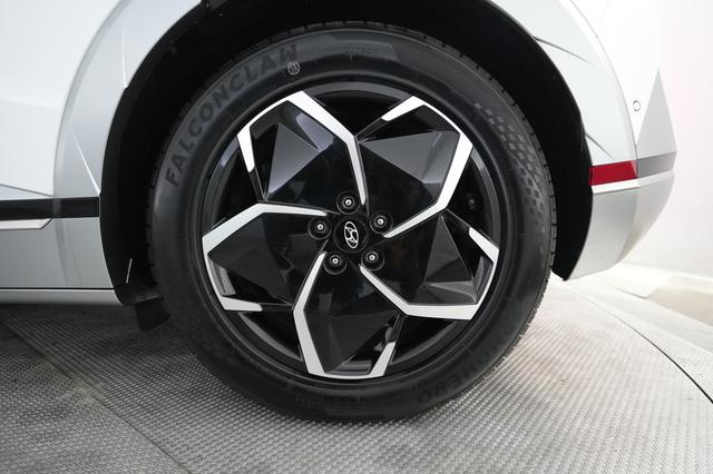 2024 Hyundai IONIQ 5 — photo 7 of 23