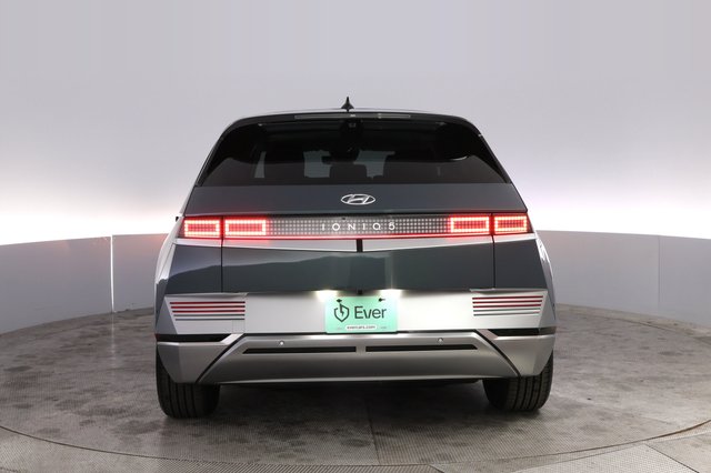 2024 Hyundai IONIQ 5 — photo 12 of 24