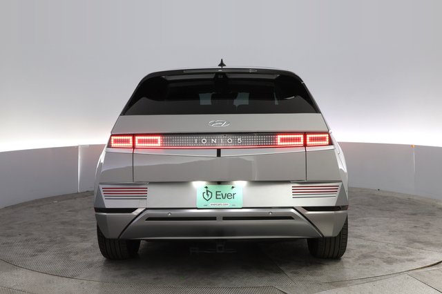 2024 Hyundai IONIQ 5 — photo 12 of 25