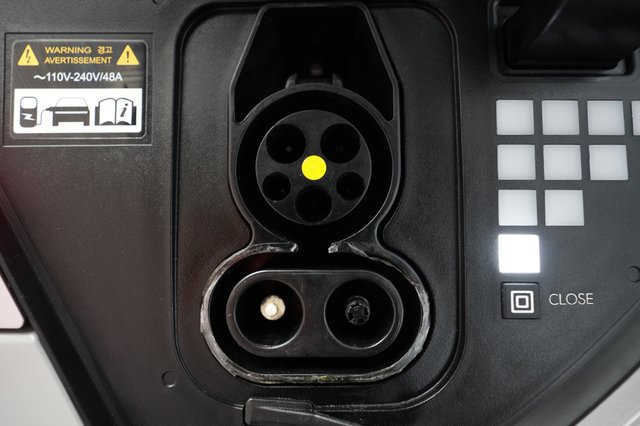 2024 Hyundai IONIQ 5 — photo 8 of 25