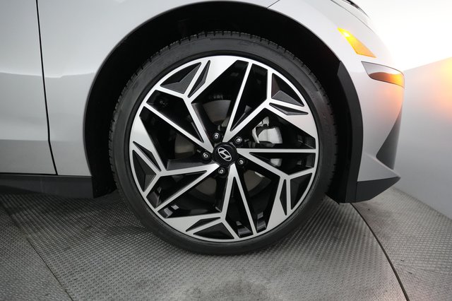 2024 Hyundai IONIQ 6 — photo 16 of 23