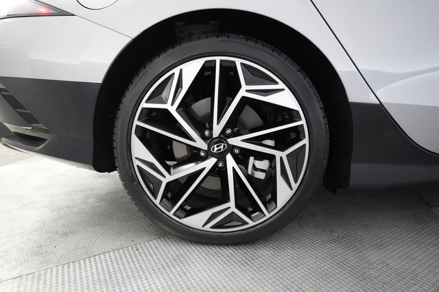 2024 Hyundai IONIQ 6 — photo 17 of 23