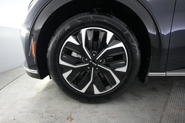 2024 Kia EV6 — photo 15 of 23