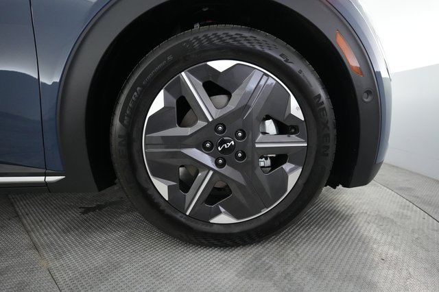 2025 Kia EV6 — photo 16 of 23