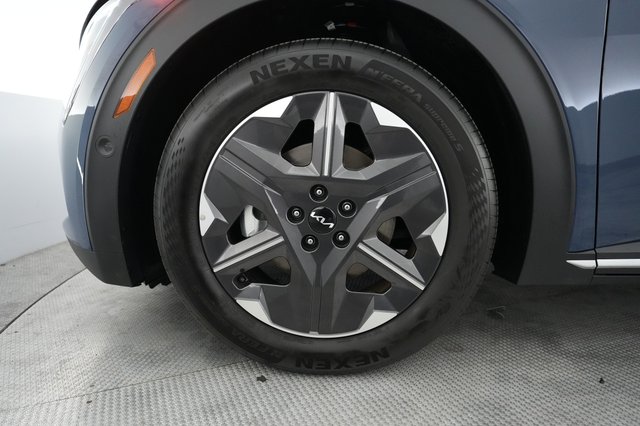 2025 Kia EV6 — photo 15 of 23