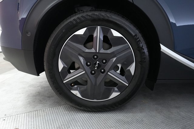 2025 Kia EV6 — photo 17 of 23