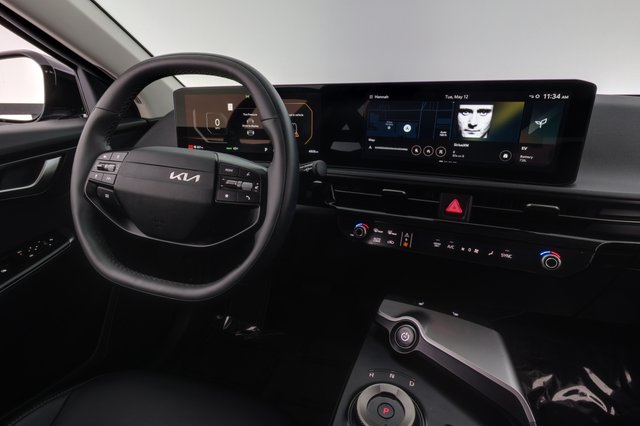 2025 Kia EV6 — photo 20 of 23