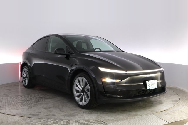 2026 Tesla Model Y — photo 10 of 22