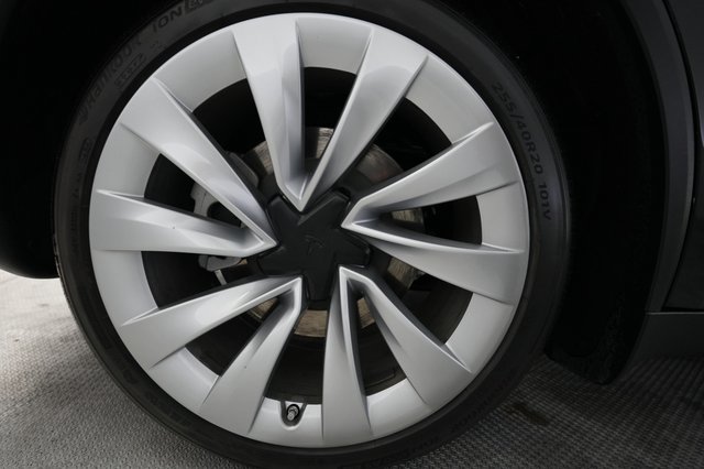 2026 Tesla Model Y — photo 17 of 22