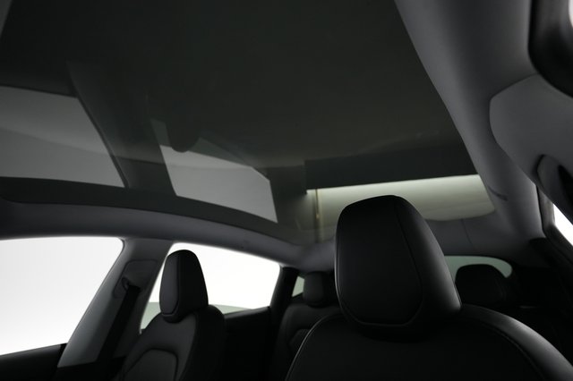 2026 Tesla Model Y — photo 20 of 22