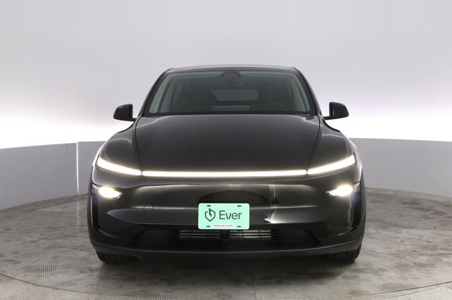 2026 Tesla Model Y — photo 9 of 22