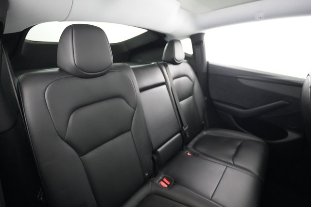 2026 Tesla Model Y — photo 4 of 22