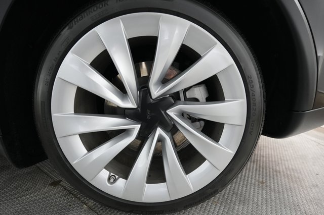 2026 Tesla Model Y — photo 7 of 22
