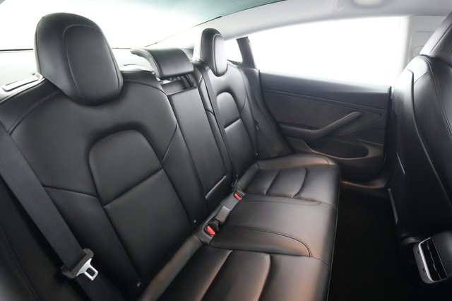 2018 Tesla Model 3 — photo 4 of 21