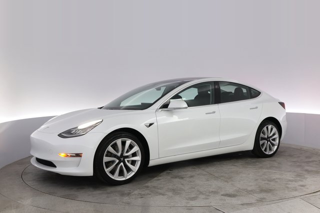 2018 Tesla Model 3 — photo 13 of 21