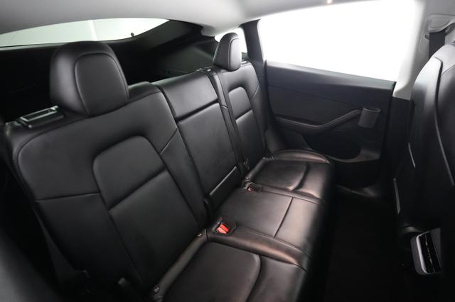 2022 Tesla Model Y — photo 4 of 28