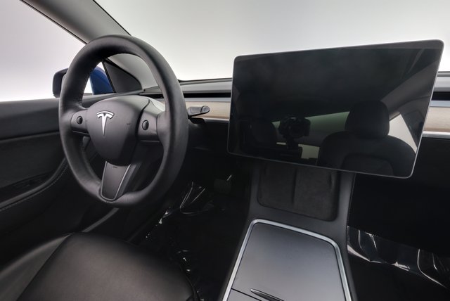 2022 Tesla Model Y — photo 20 of 28