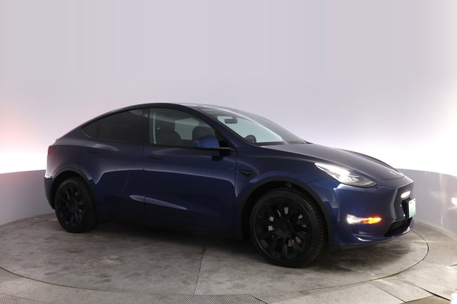 2022 Tesla Model Y — photo 11 of 28