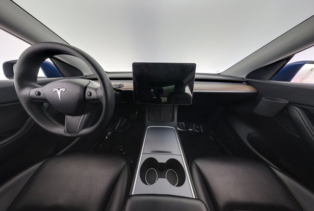 2022 Tesla Model Y — photo 21 of 28