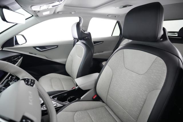 2023 Kia Niro EV — photo 3 of 23
